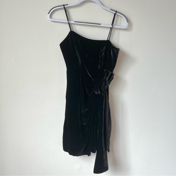 Cinq á Sept Kiki Knotted Velvet Black Mini Dress - Picture 6 of 10